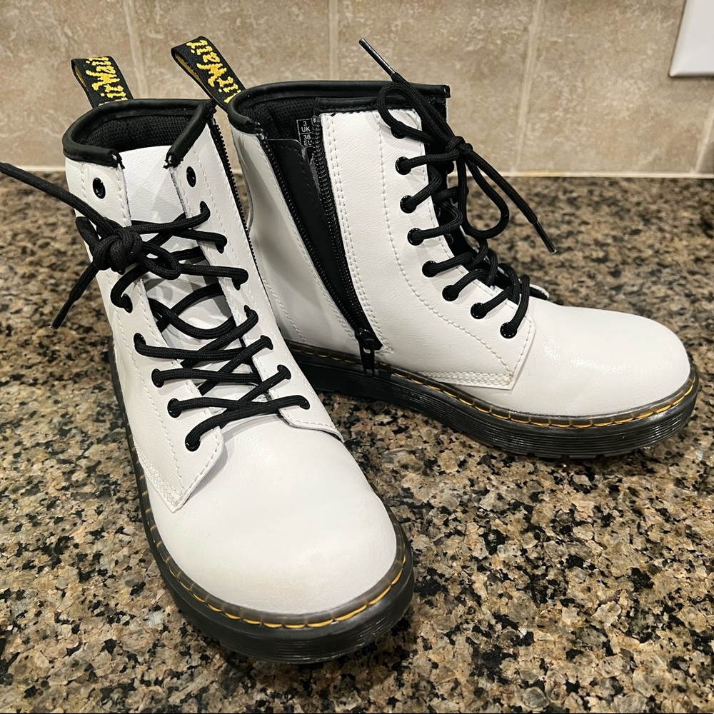 🔥Youth White Leather Dr.Martens🔥🌟Excellent Condition🌟